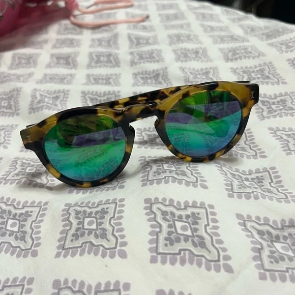Illesteva Sunglasses with Blue-Green Lenses Toohey Sunglasses | illesteva main image 3